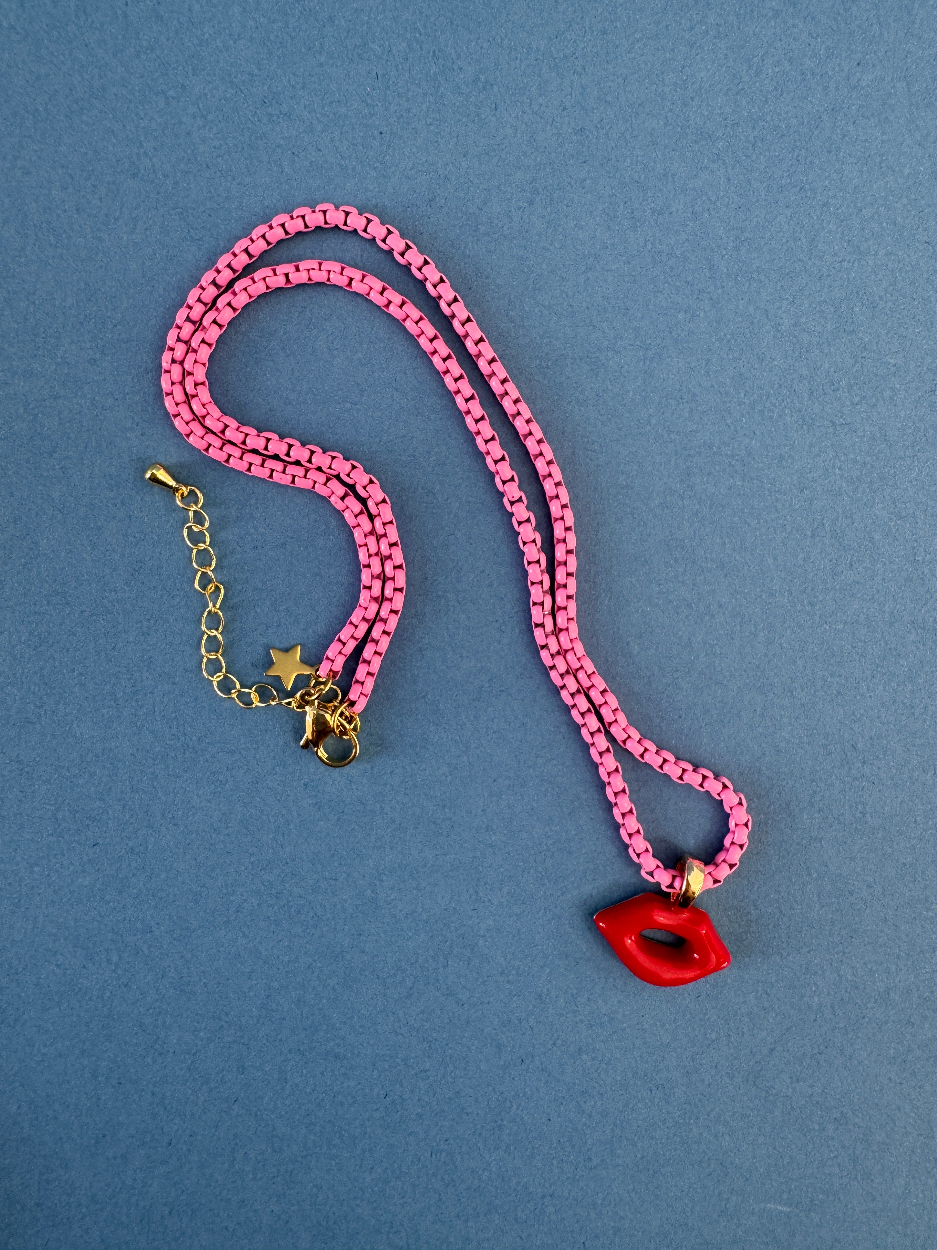 PINKY SWEAR PINK CHAIN NECKLACE