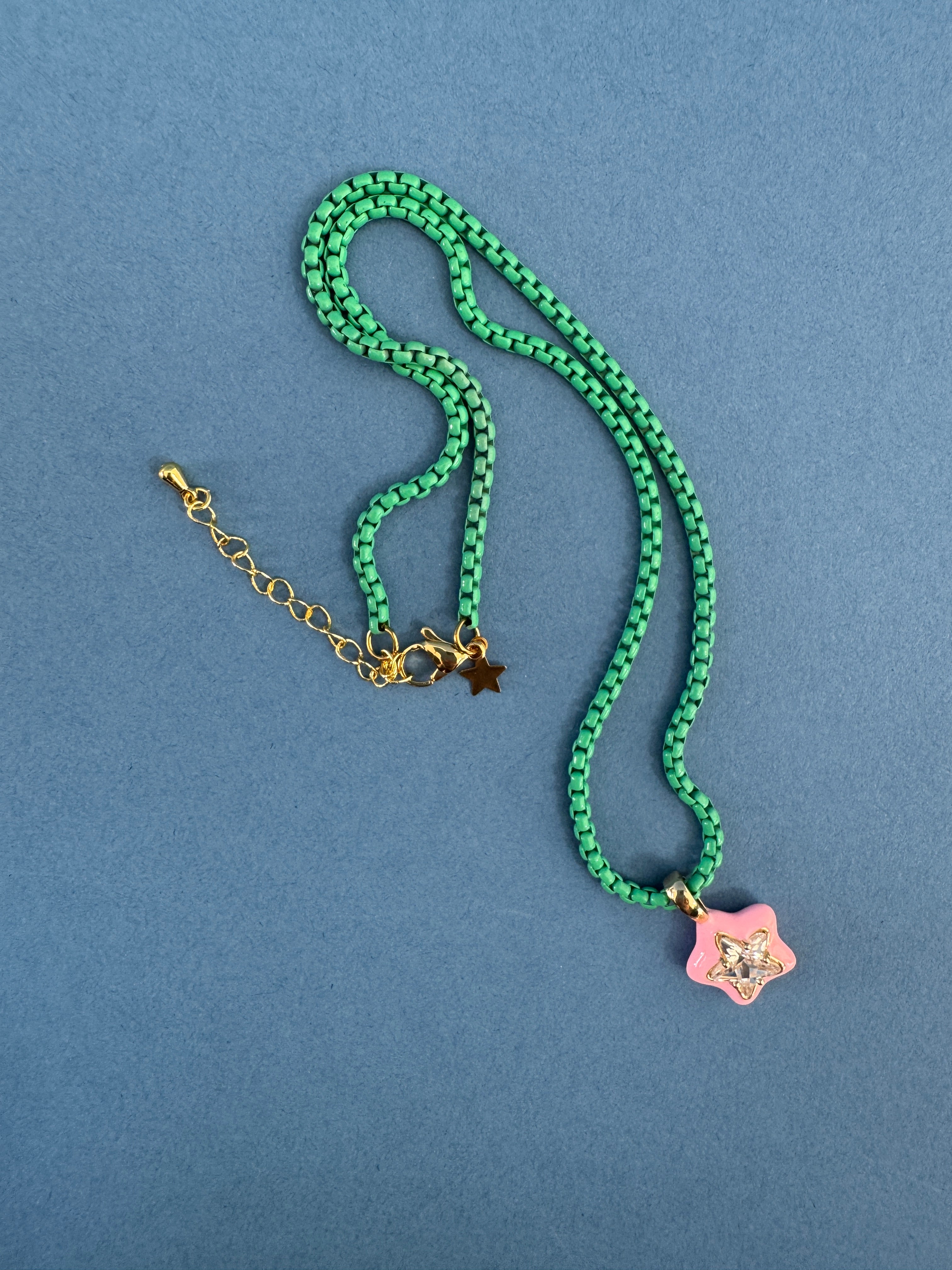 POOL PARTY GREEN CHAIN NECKLACE