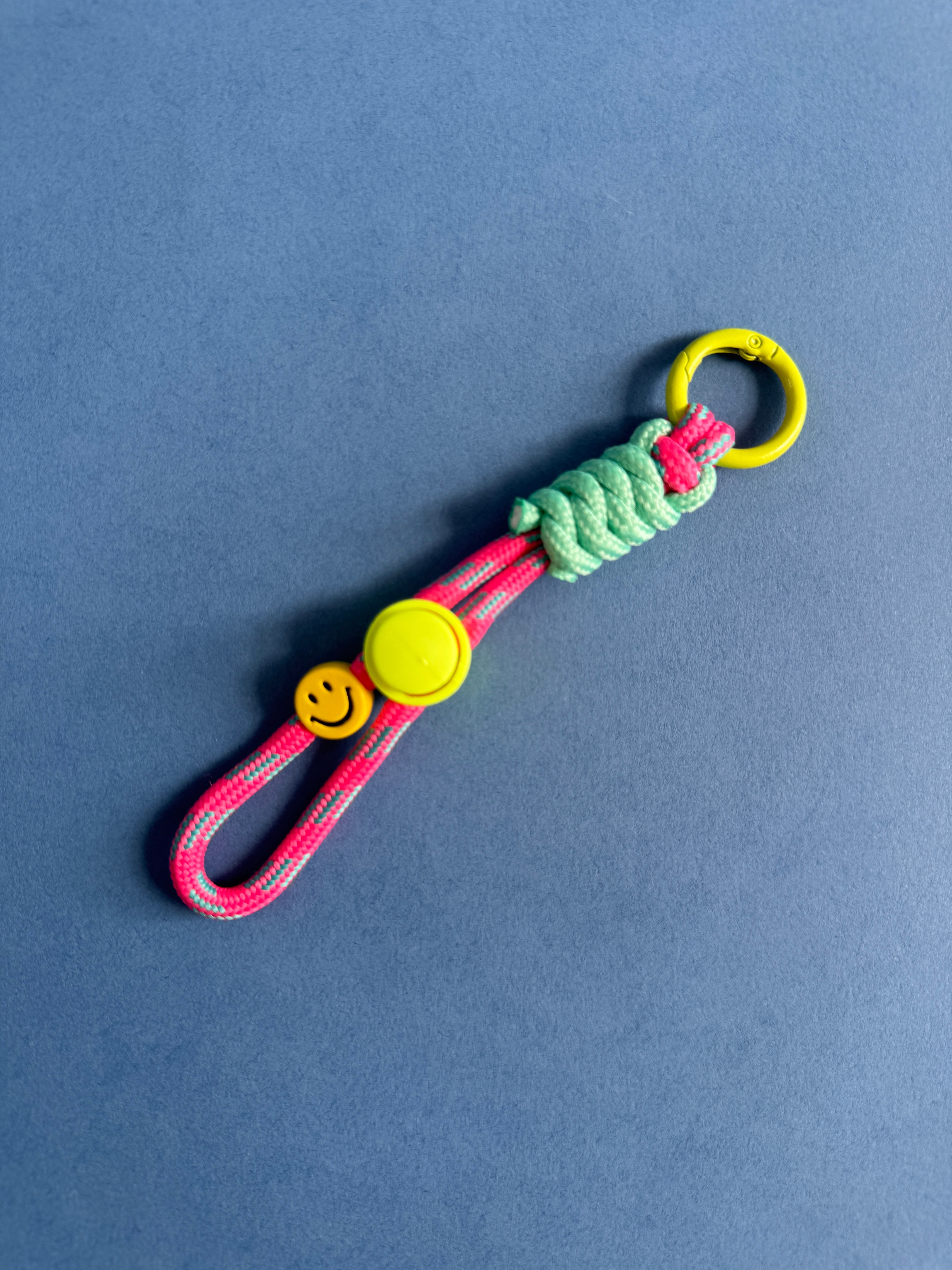 RAD FACE KEYCHAIN PINK